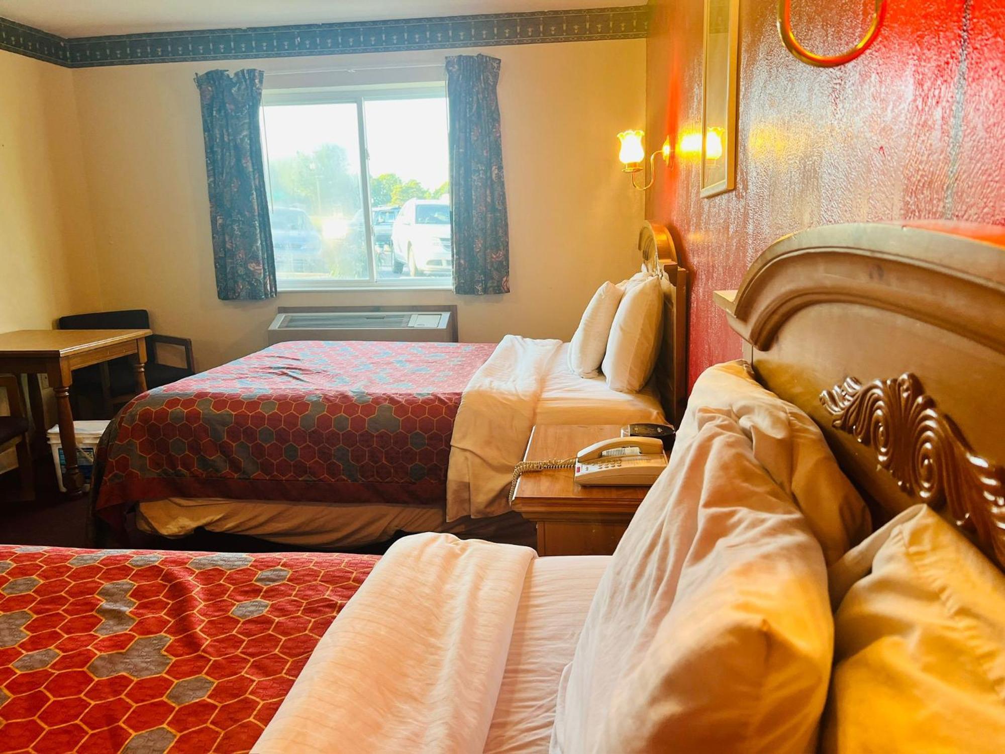 Villa Inn Motel Near Hwy 12 Wi Capital O Fort Atkinson Kültér fotó